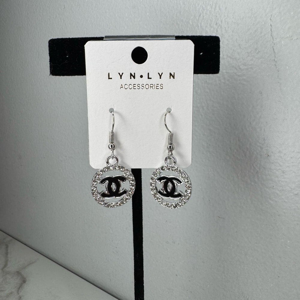 Earrings - Picture 3 of 5